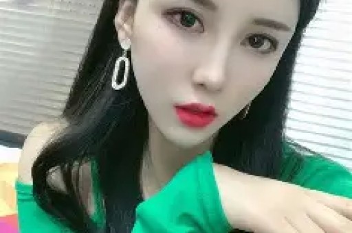 一手好牌打稀碎 三料影后马苏 被黑人驮肩 帮闺蜜撒谎 终究自断前程