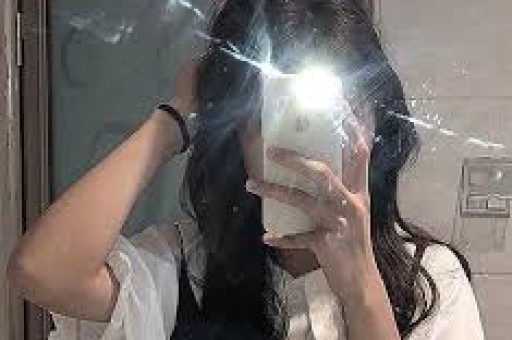 编剧碰瓷白鹿反被扒：黑历史曝光炒作失败的代价