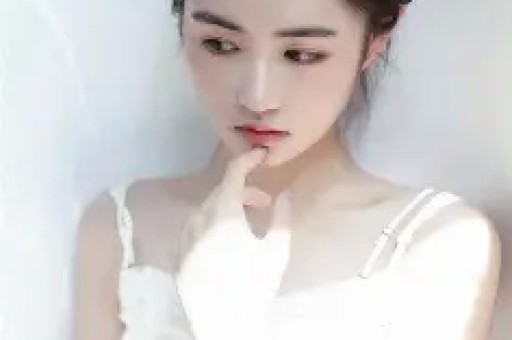 网红司晓迪直播骂白鹿“素颜普通、媚男看不起人”！评论区翻车连闺蜜都拆台蹭热度翻车最快的一次